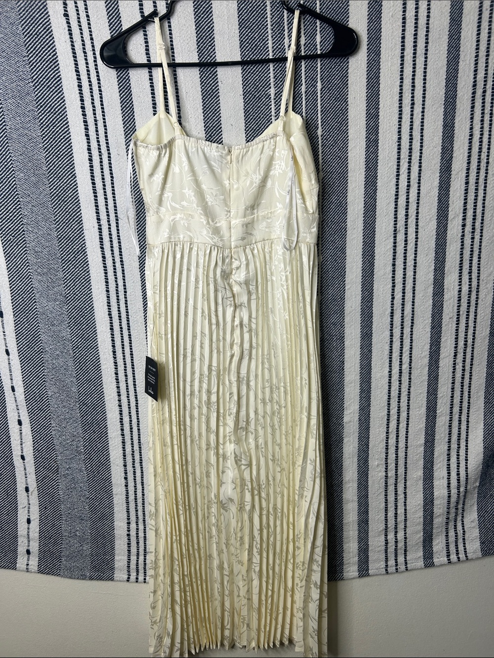 NWT Lulus Regal Romance Ivory Floral Jacquard Pleated Satin Midi Dress - Picture 7 of 7